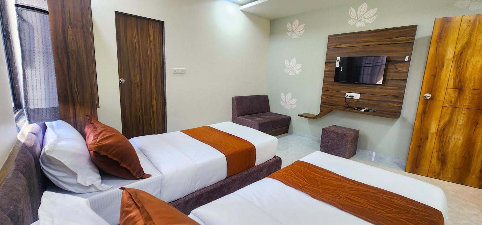 Hotel Nova Blue Ahmedabad Exterior foto
