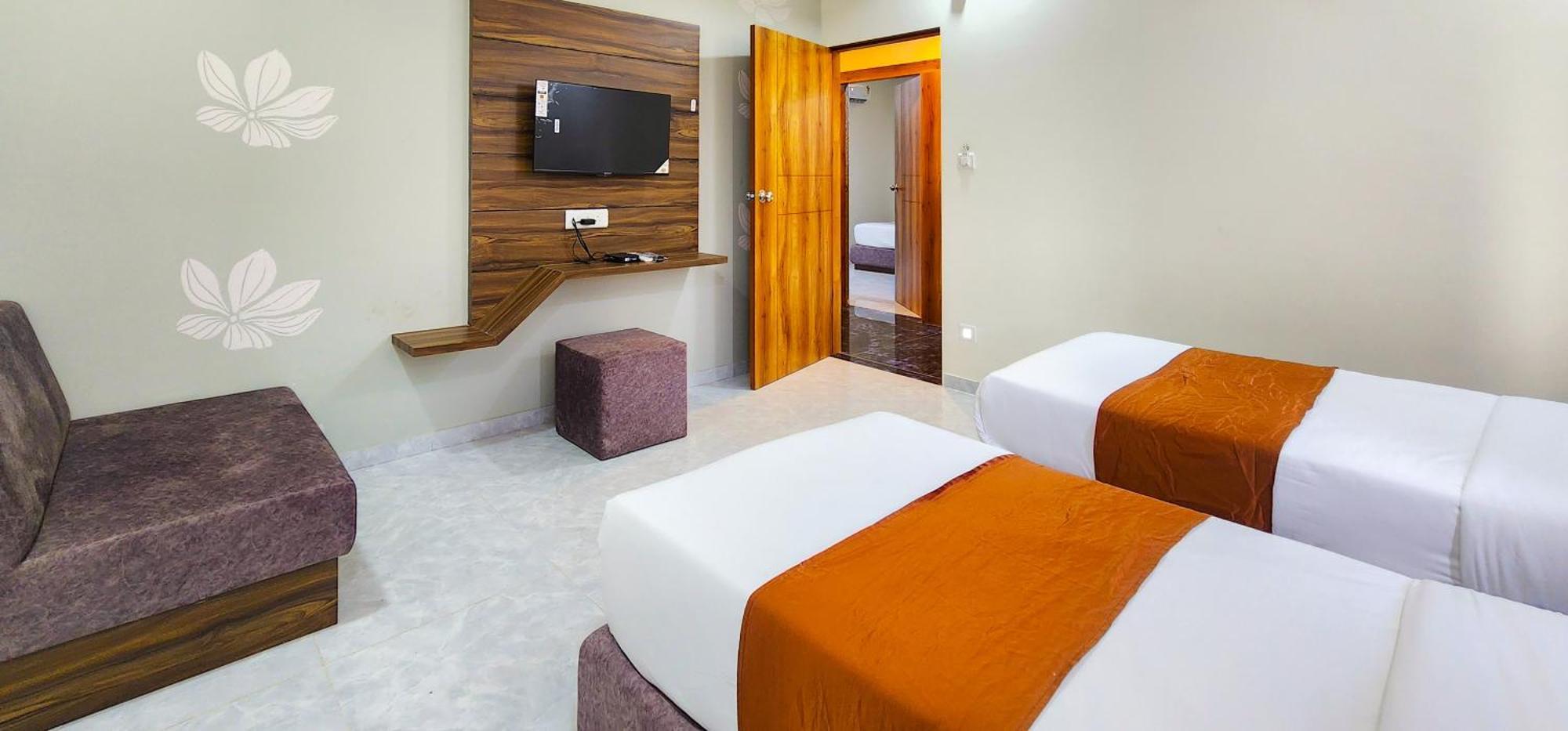 Hotel Nova Blue Ahmedabad Exterior foto