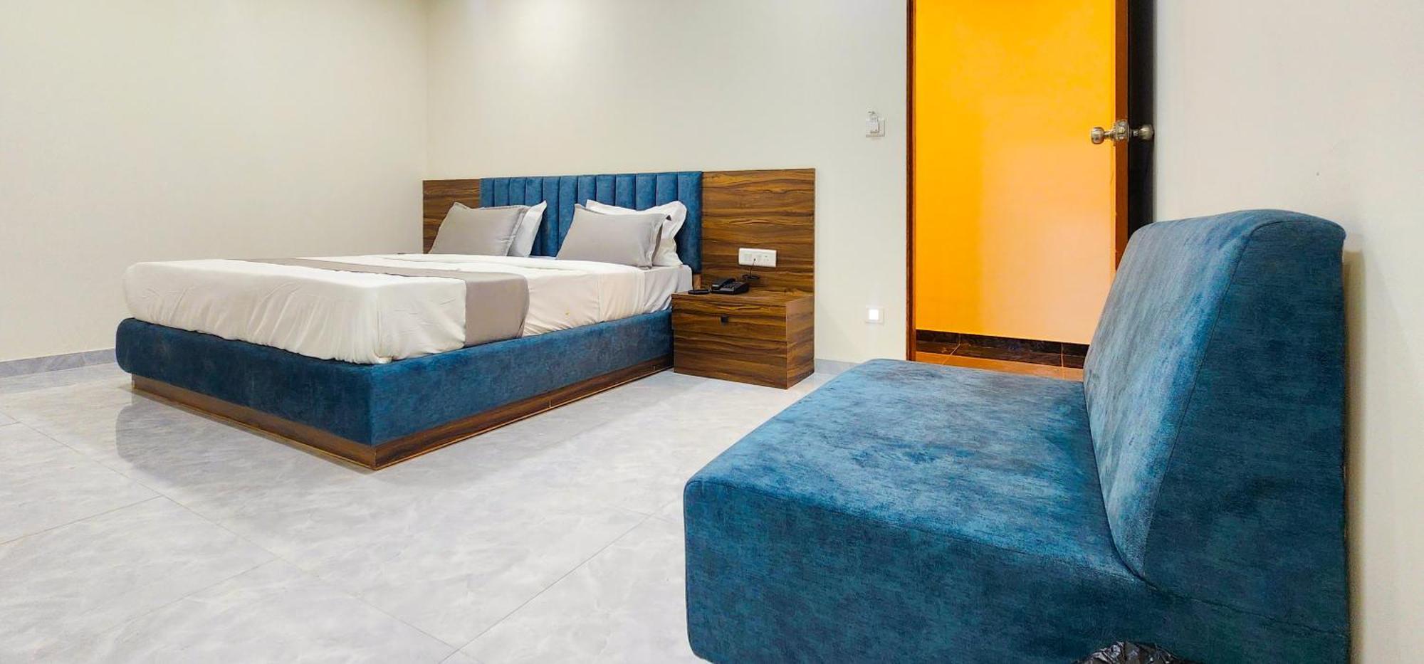Hotel Nova Blue Ahmedabad Exterior foto