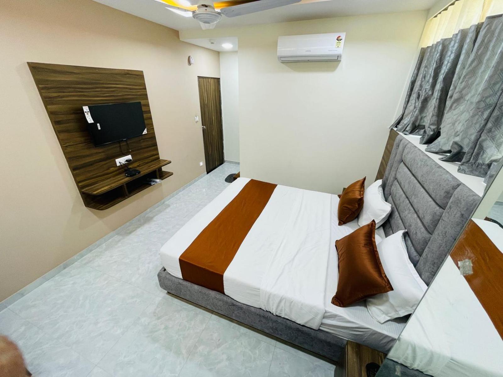 Hotel Nova Blue Ahmedabad Exterior foto